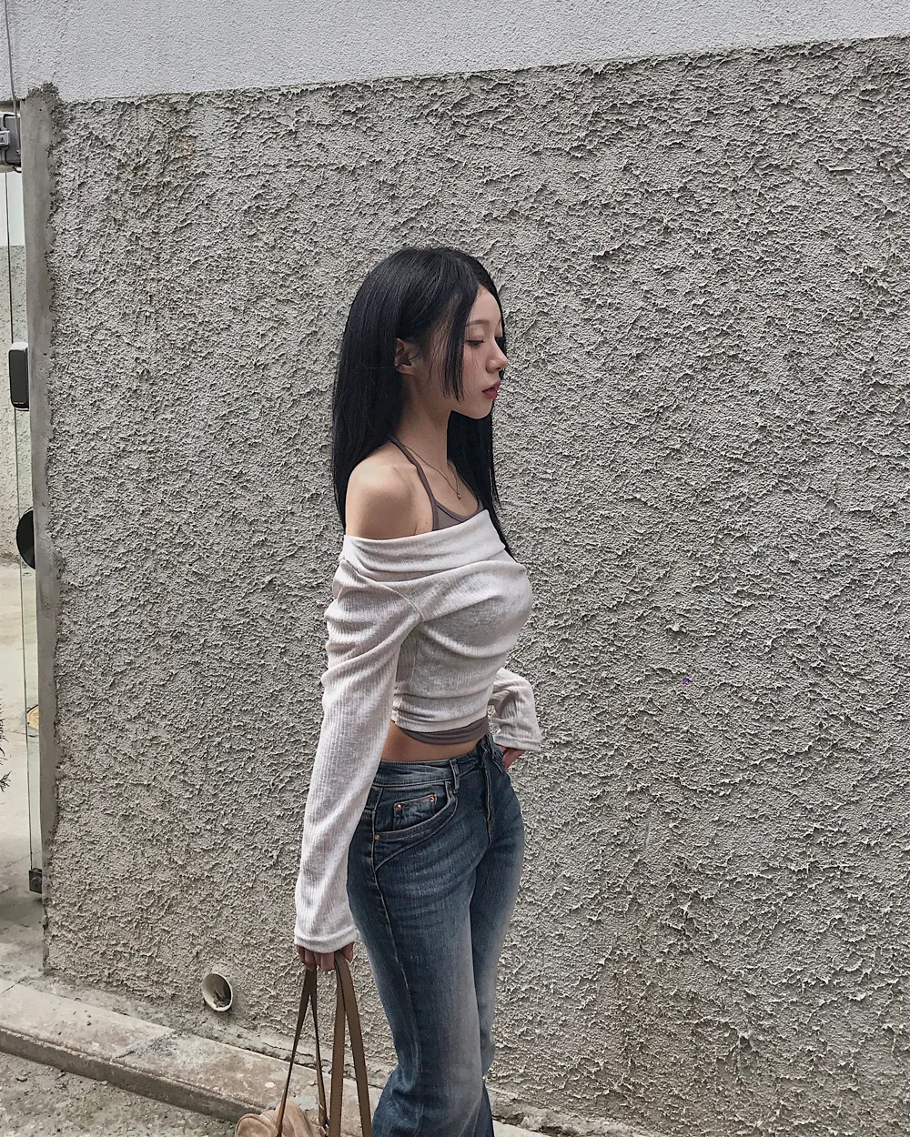 패딩 모델 착용 이미지-S1L84