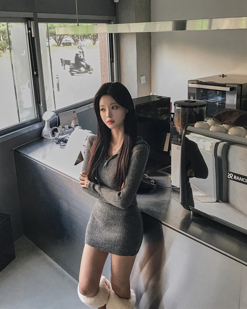 패딩 모델 착용 이미지-S1L105