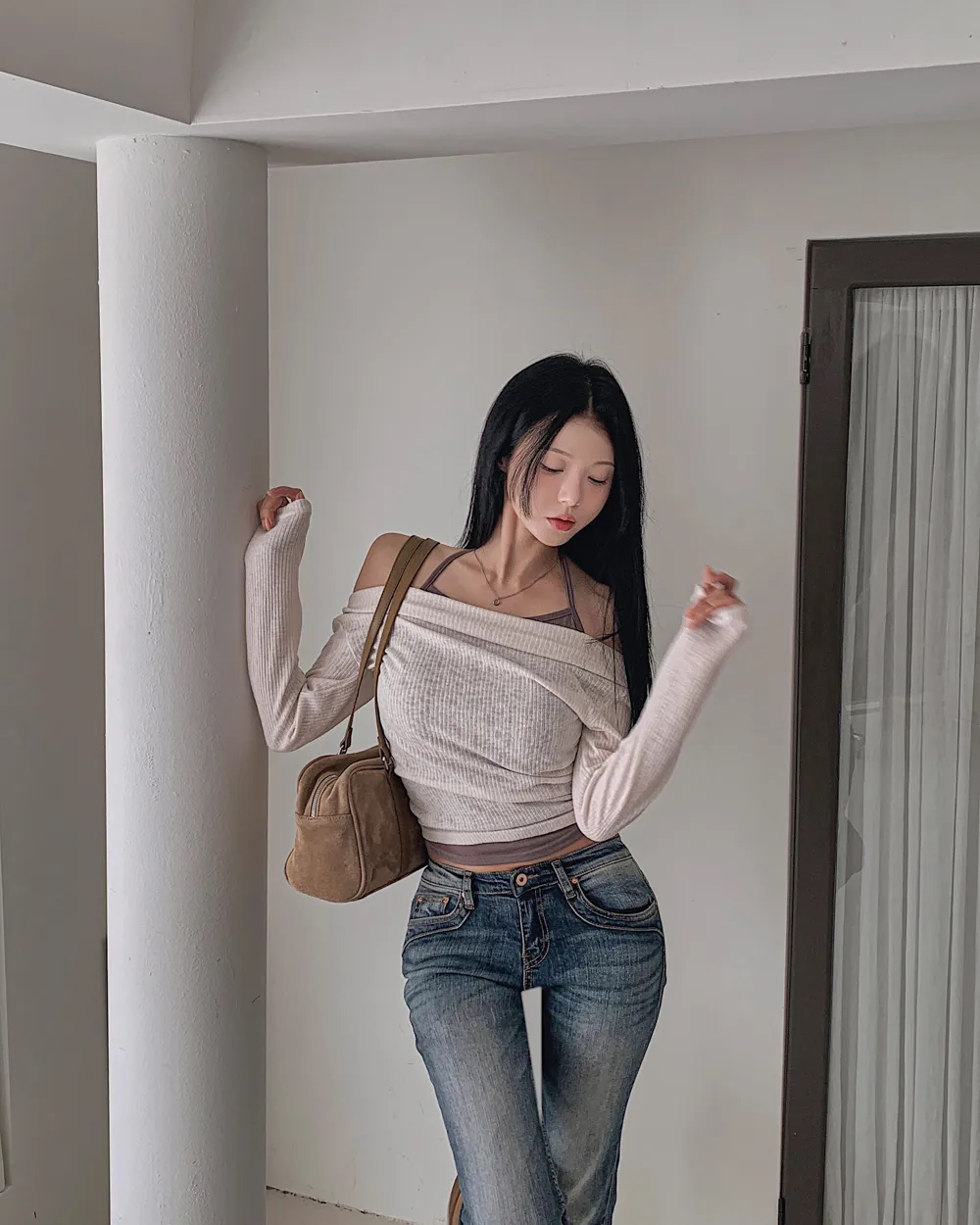 패딩 모델 착용 이미지-S1L62