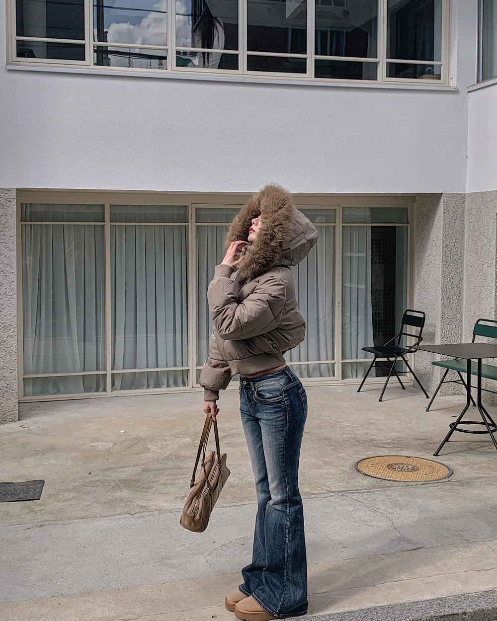 패딩 모델 착용 이미지-S1L71