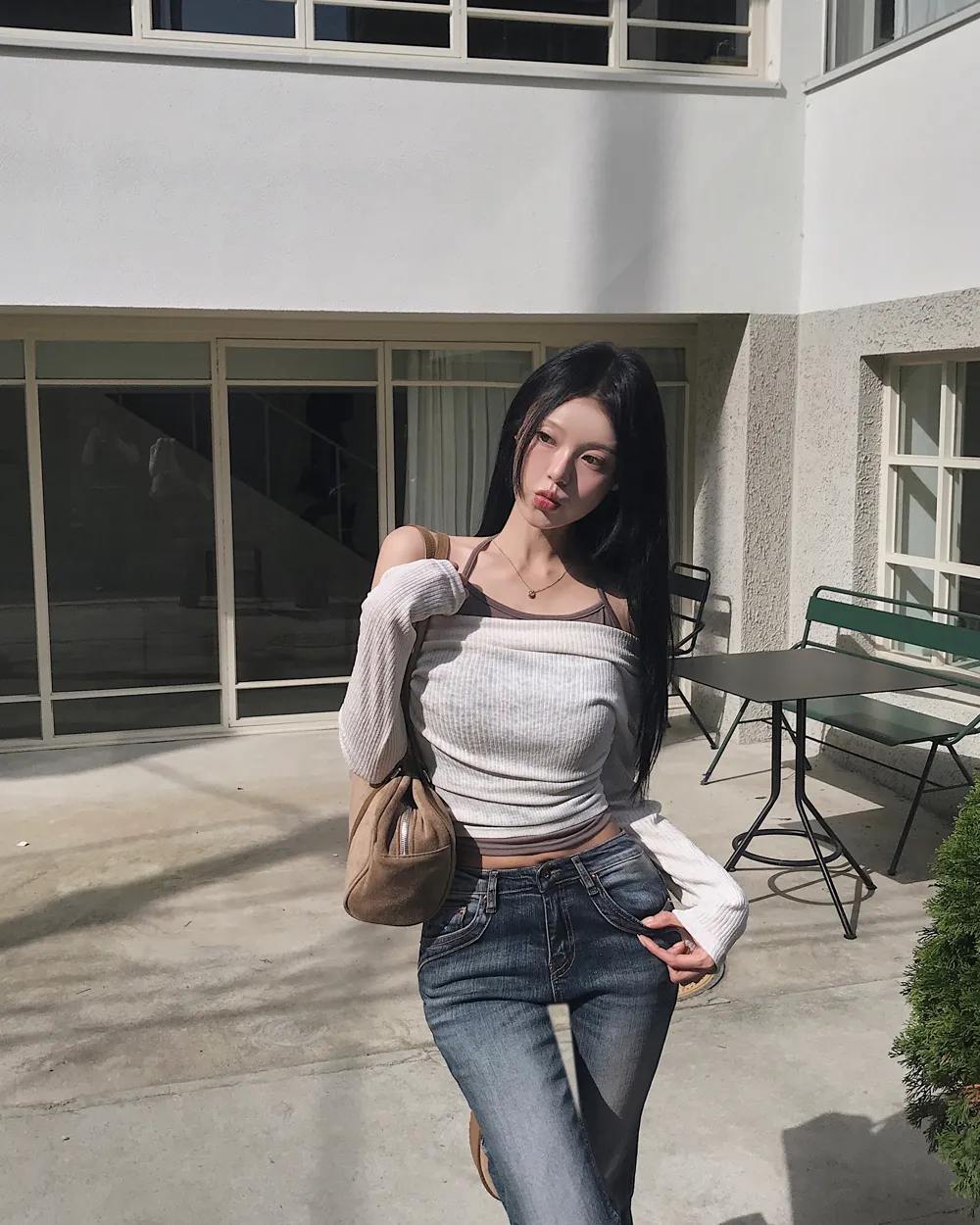 패딩 모델 착용 이미지-S1L78