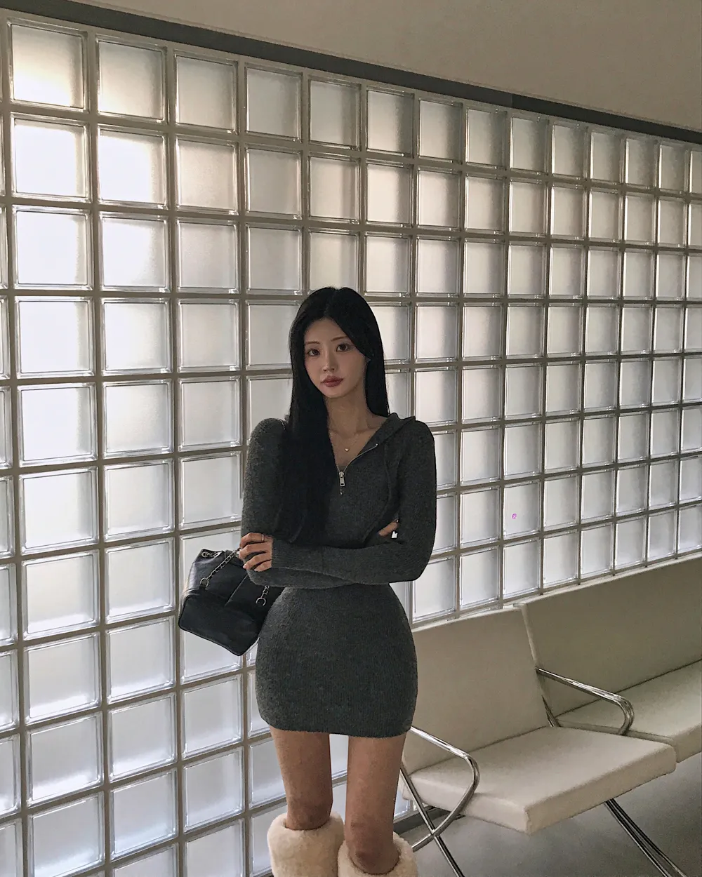 패딩 모델 착용 이미지-S1L95