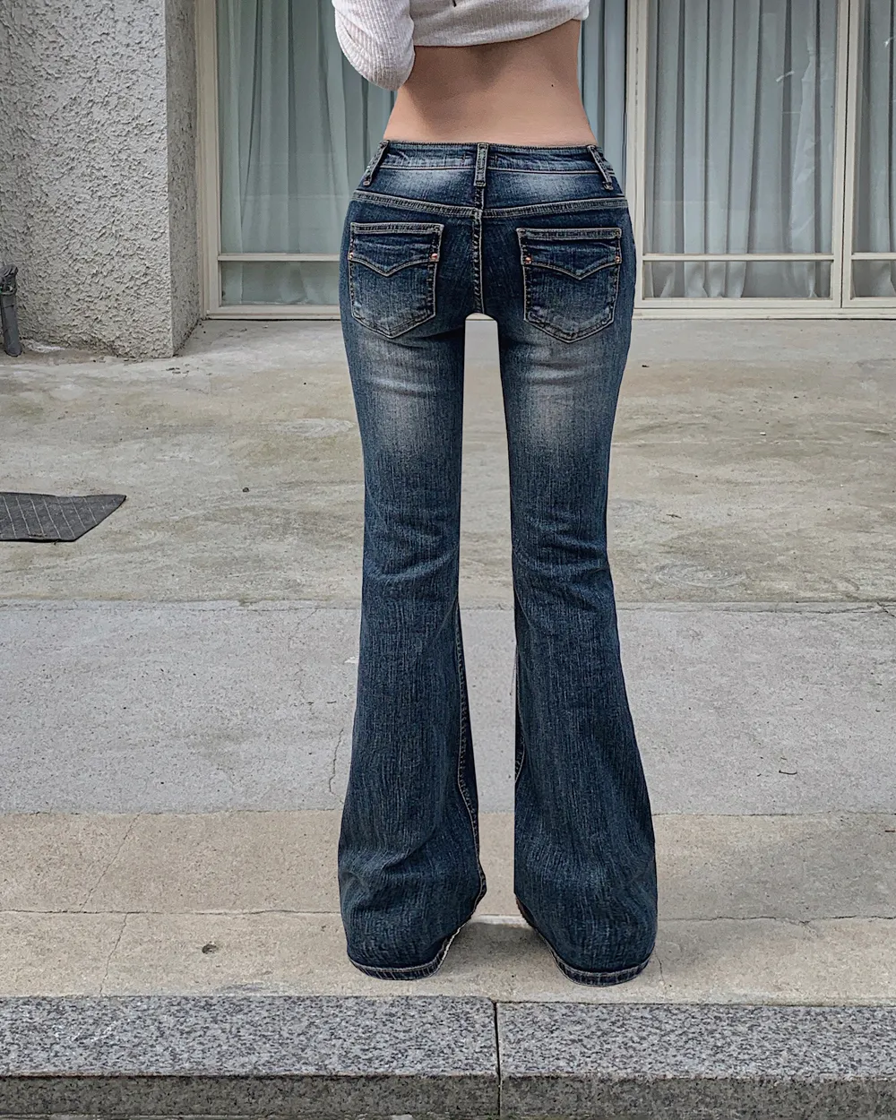 패딩 모델 착용 이미지-S1L85