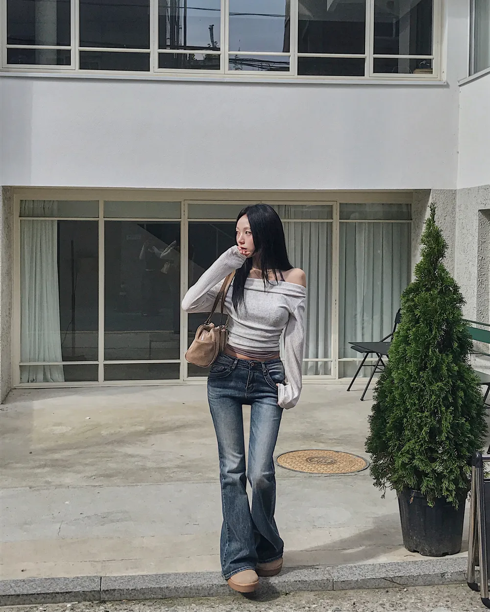 패딩 모델 착용 이미지-S1L68