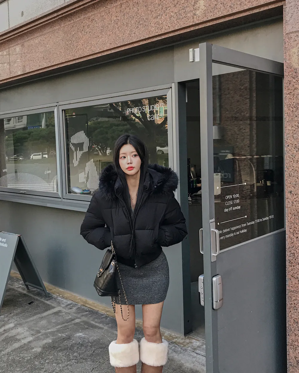 패딩 모델 착용 이미지-S1L91