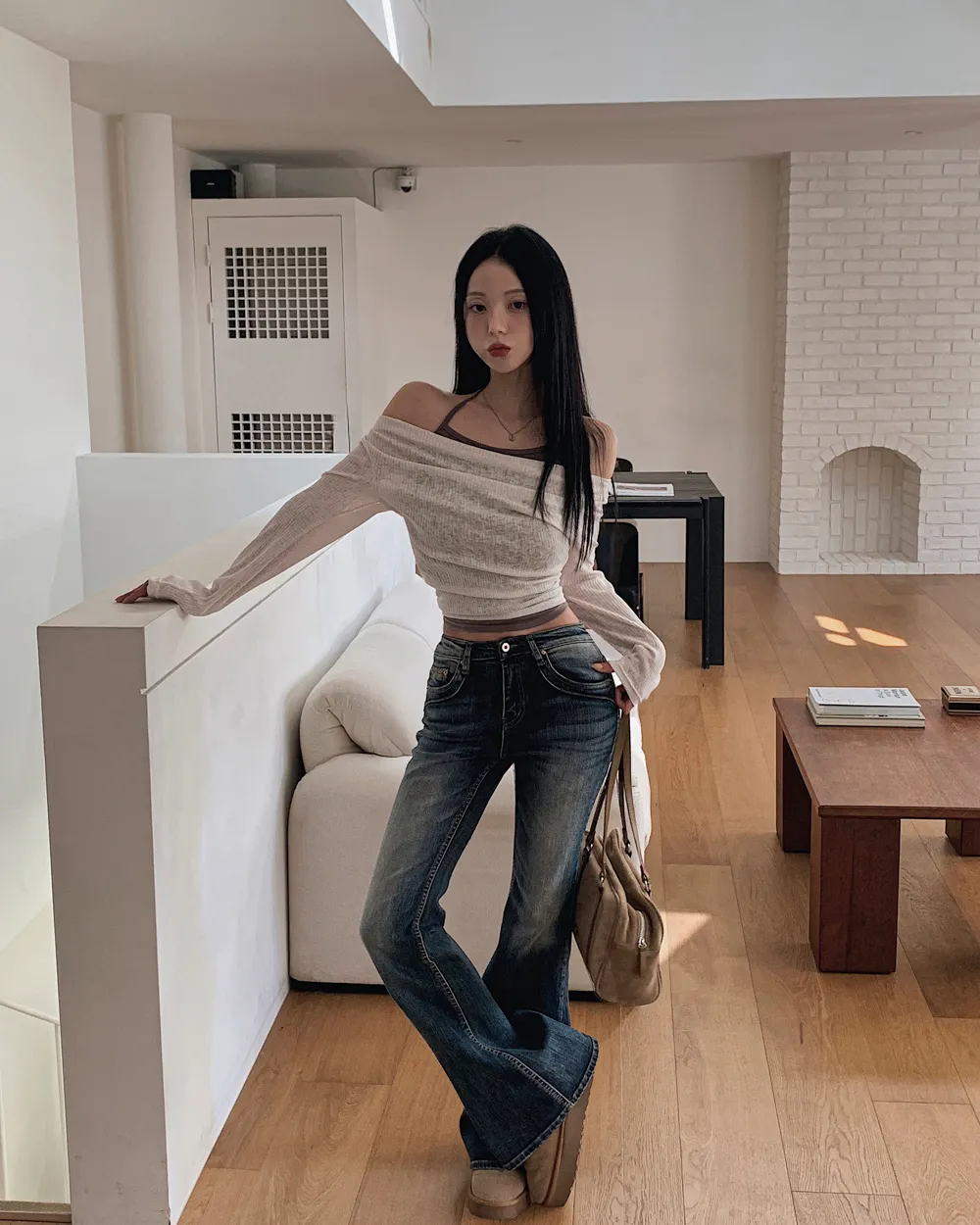 패딩 모델 착용 이미지-S1L58