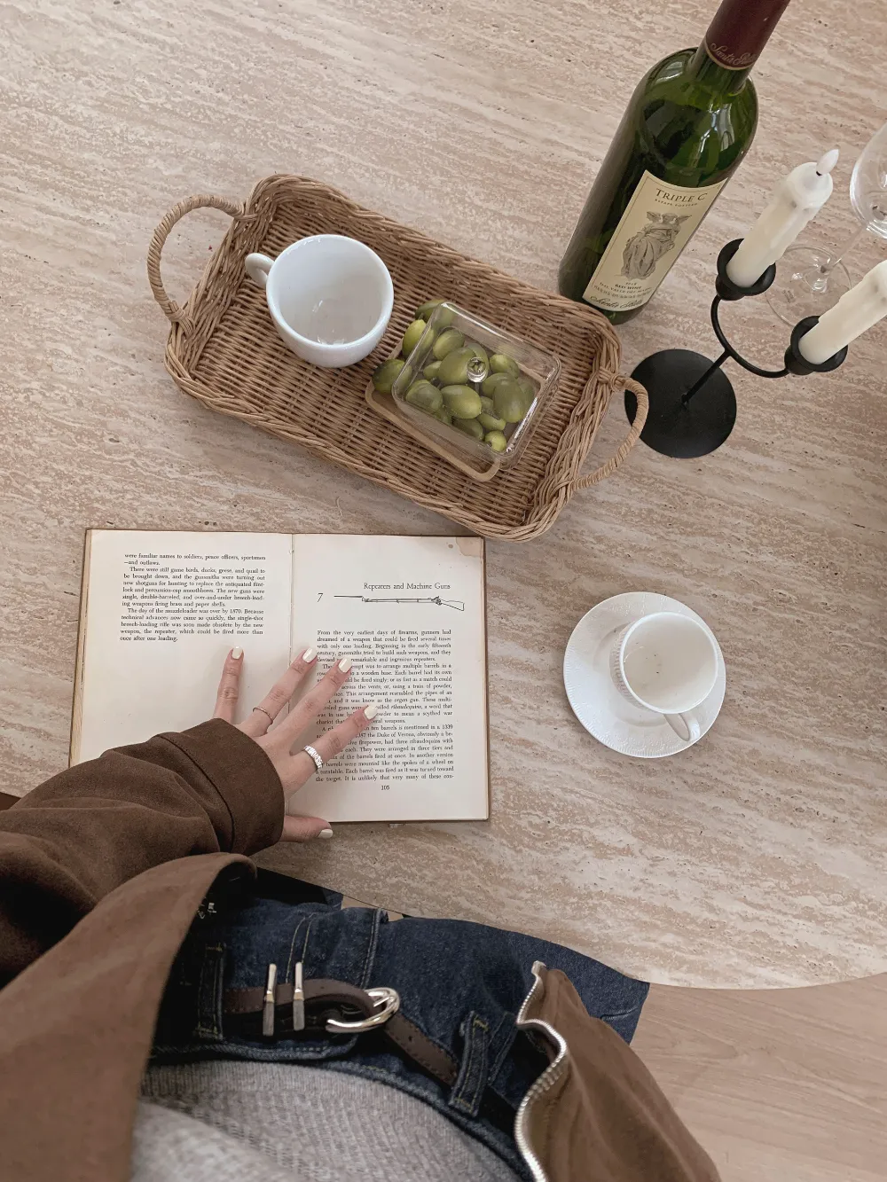 긴팔 티셔츠 모델 착용 이미지-S2L23