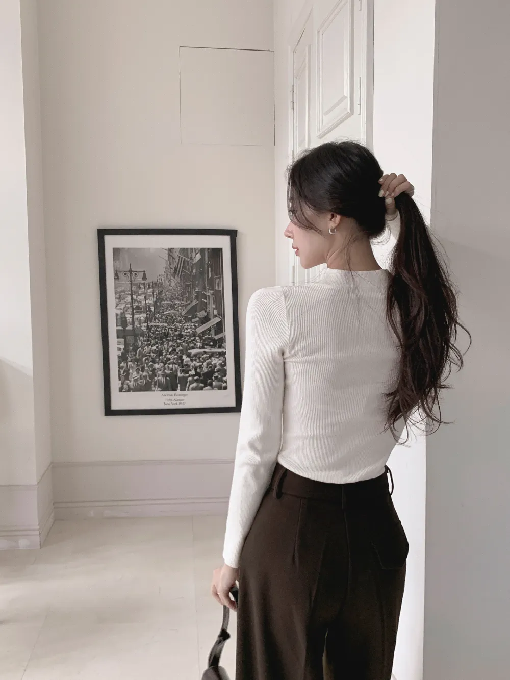 긴팔 티셔츠 모델 착용 이미지-S1L42