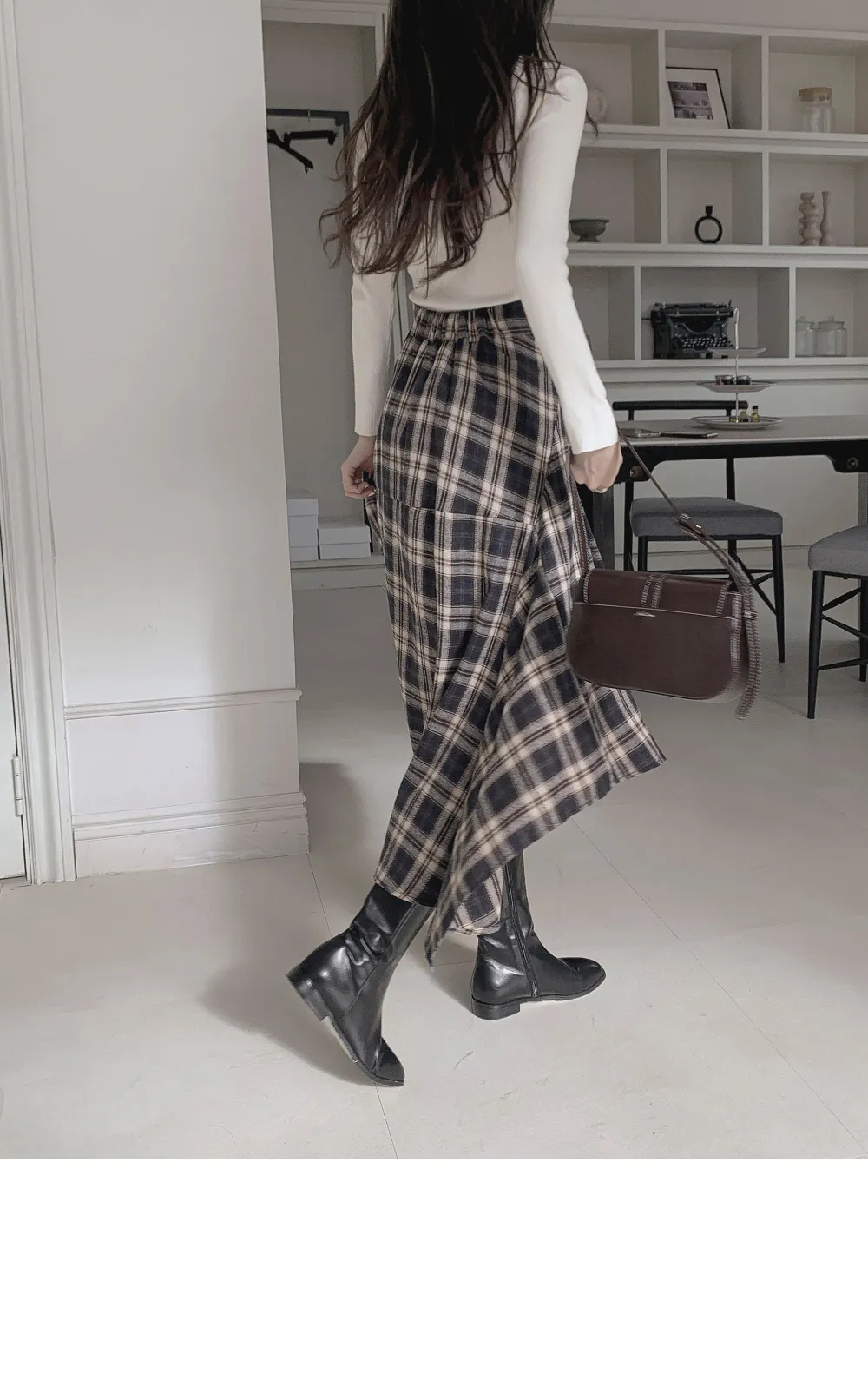 긴팔 티셔츠 모델 착용 이미지-S3L10