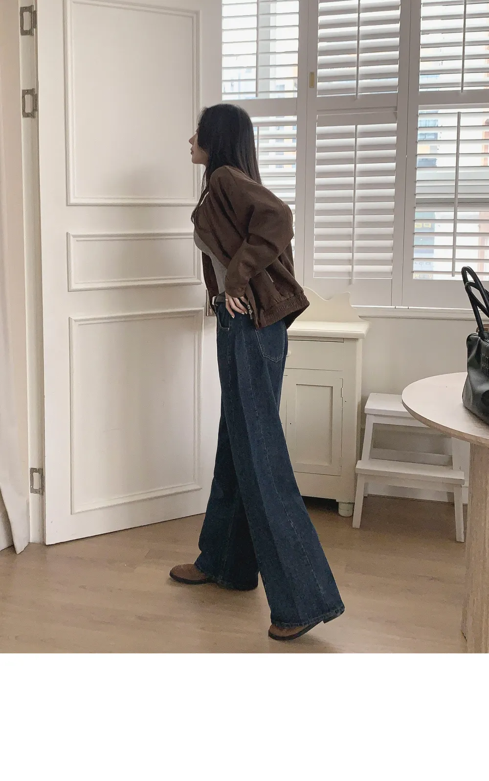 긴팔 티셔츠 모델 착용 이미지-S2L24