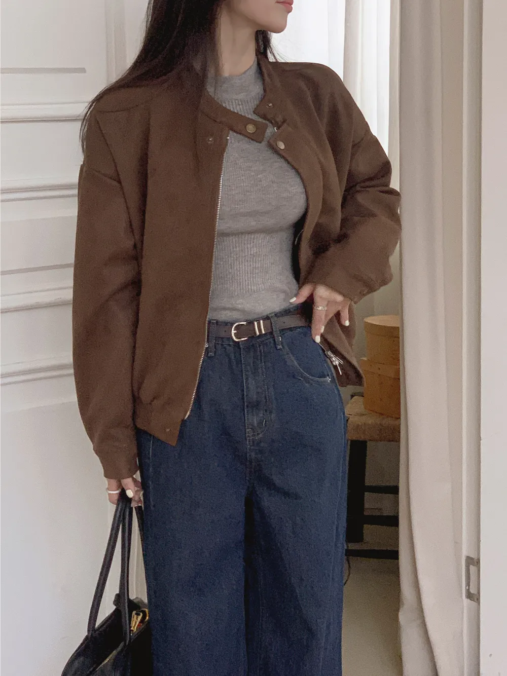 긴팔 티셔츠 모델 착용 이미지-S2L15