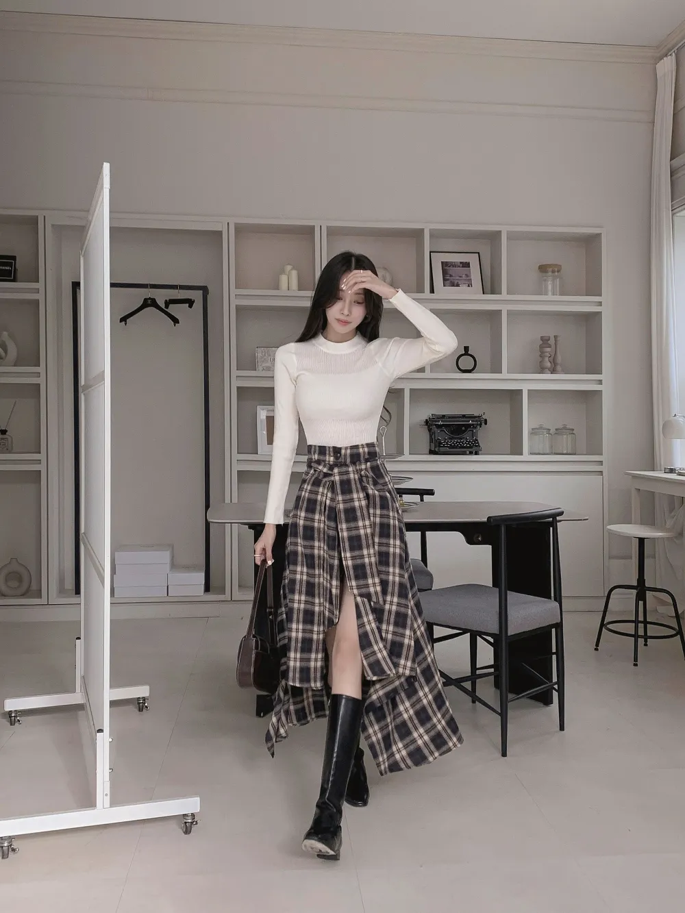 긴팔 티셔츠 모델 착용 이미지-S3L18