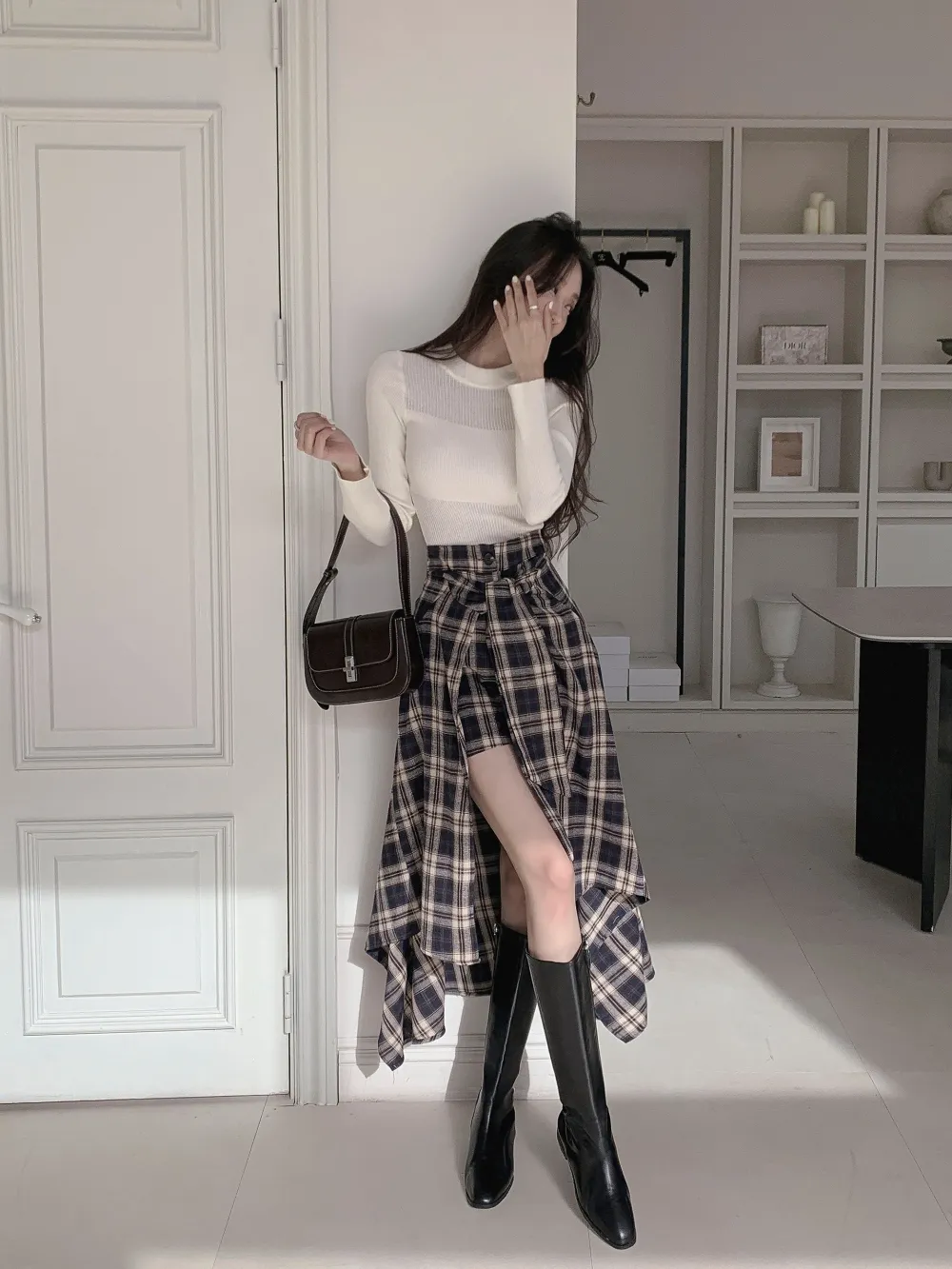 긴팔 티셔츠 모델 착용 이미지-S3L7