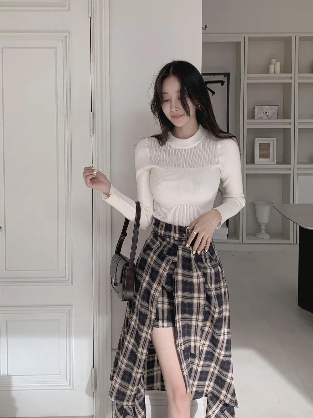 긴팔 티셔츠 모델 착용 이미지-S3L8