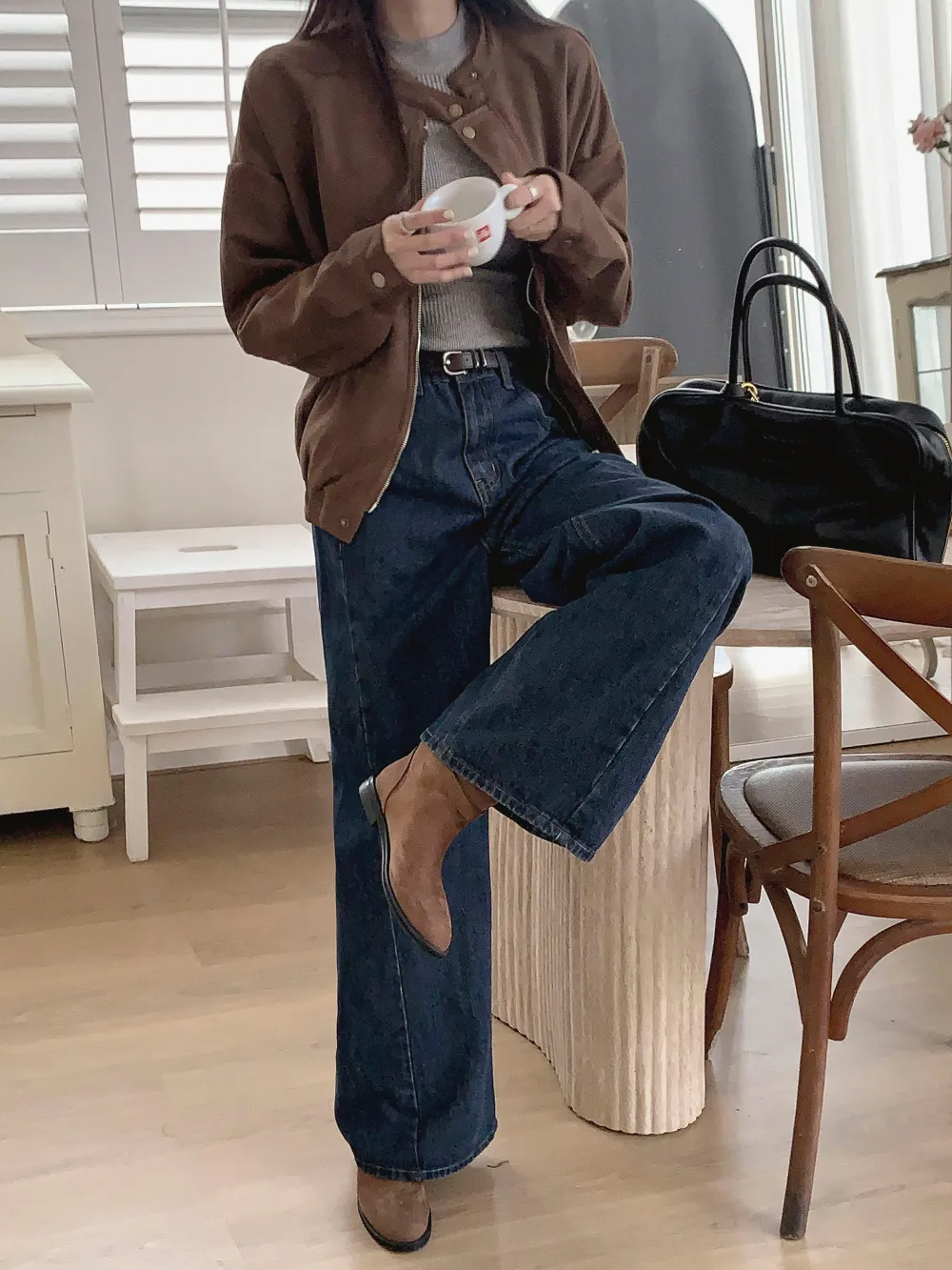 긴팔 티셔츠 모델 착용 이미지-S2L19