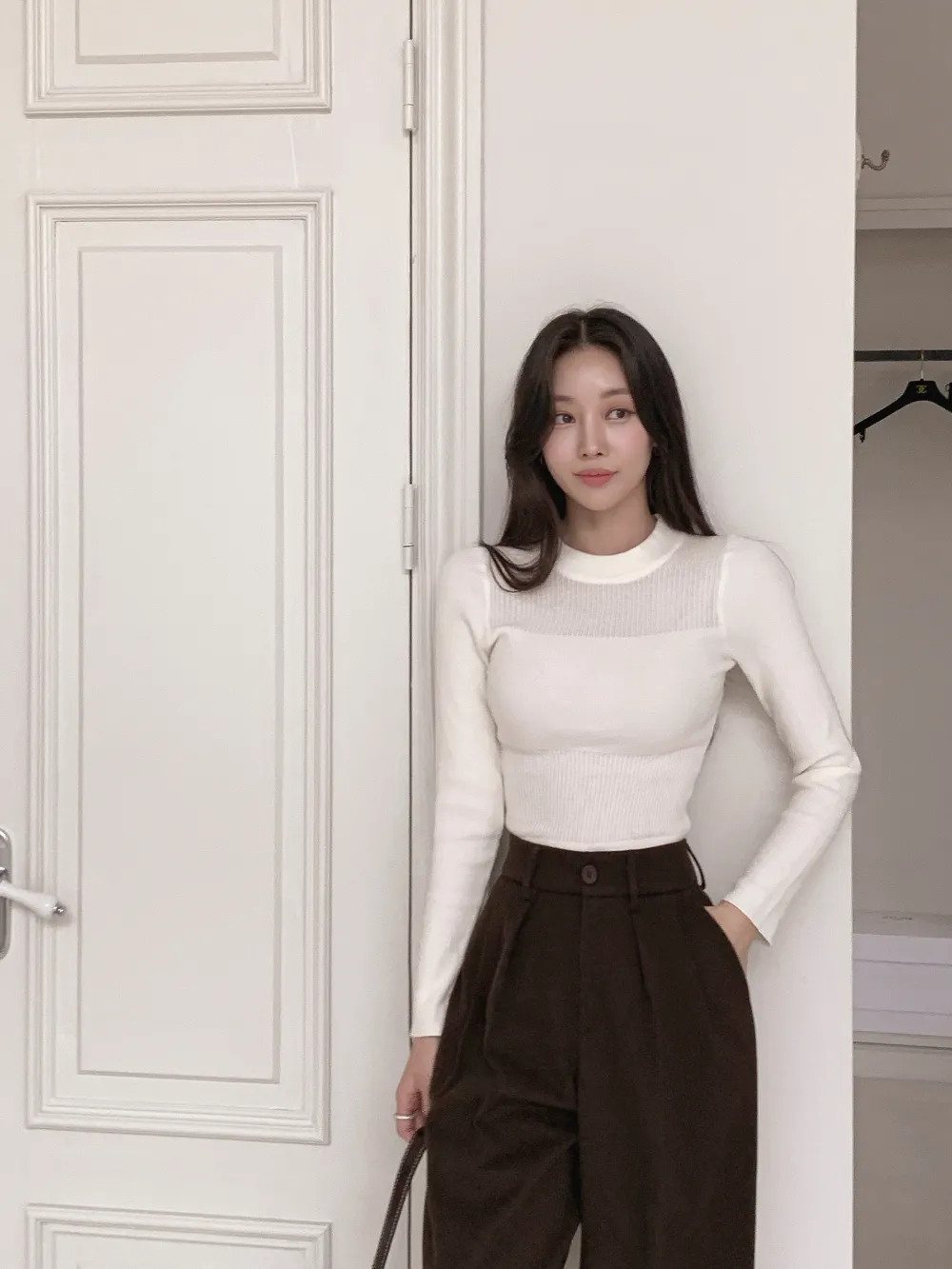 긴팔 티셔츠 모델 착용 이미지-S1L48