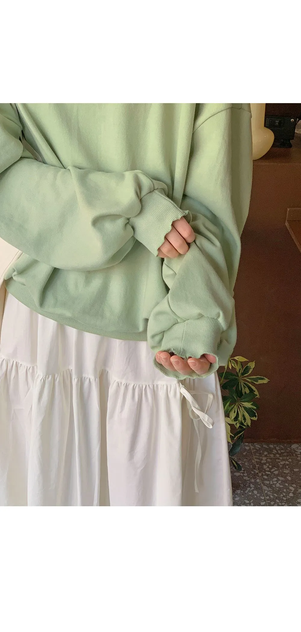 러플 루즈핏 웨이브 긴팔 맨투맨