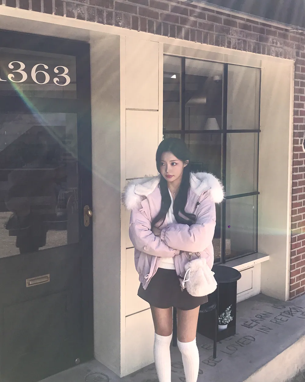 패딩 모델 착용 이미지-S1L109