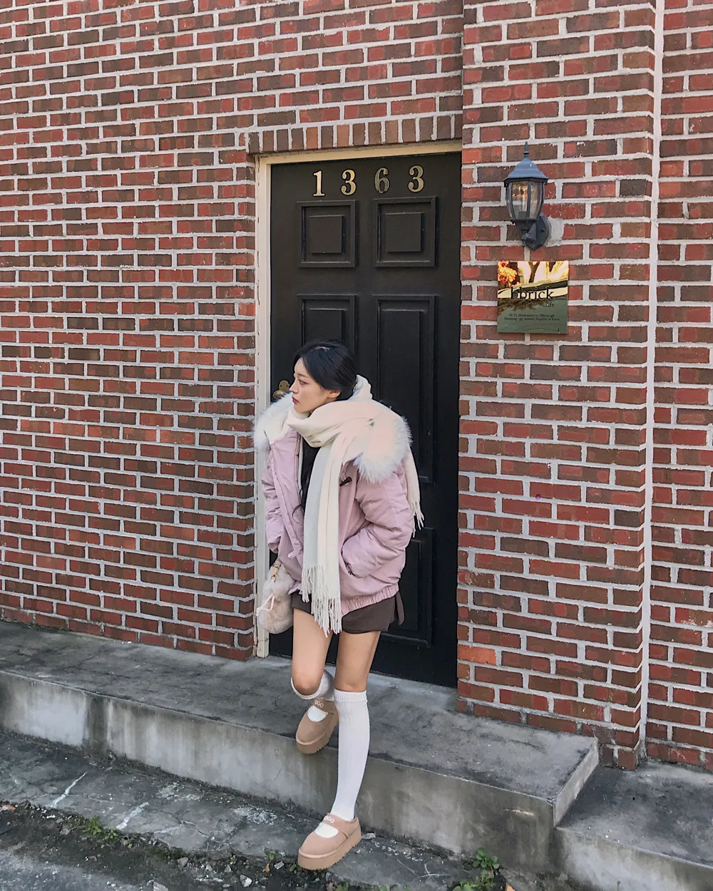 패딩 모델 착용 이미지-S1L123