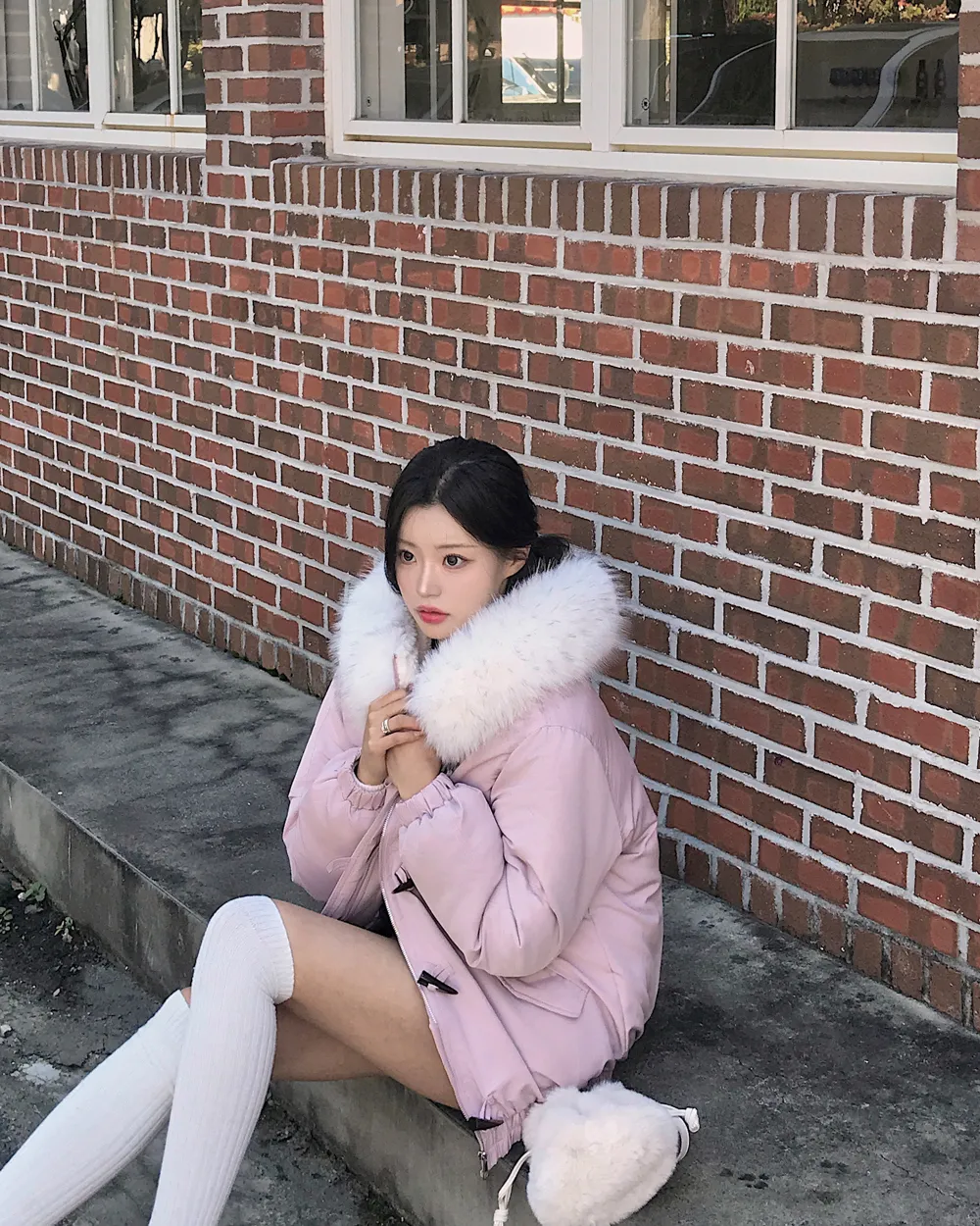 패딩 모델 착용 이미지-S1L122