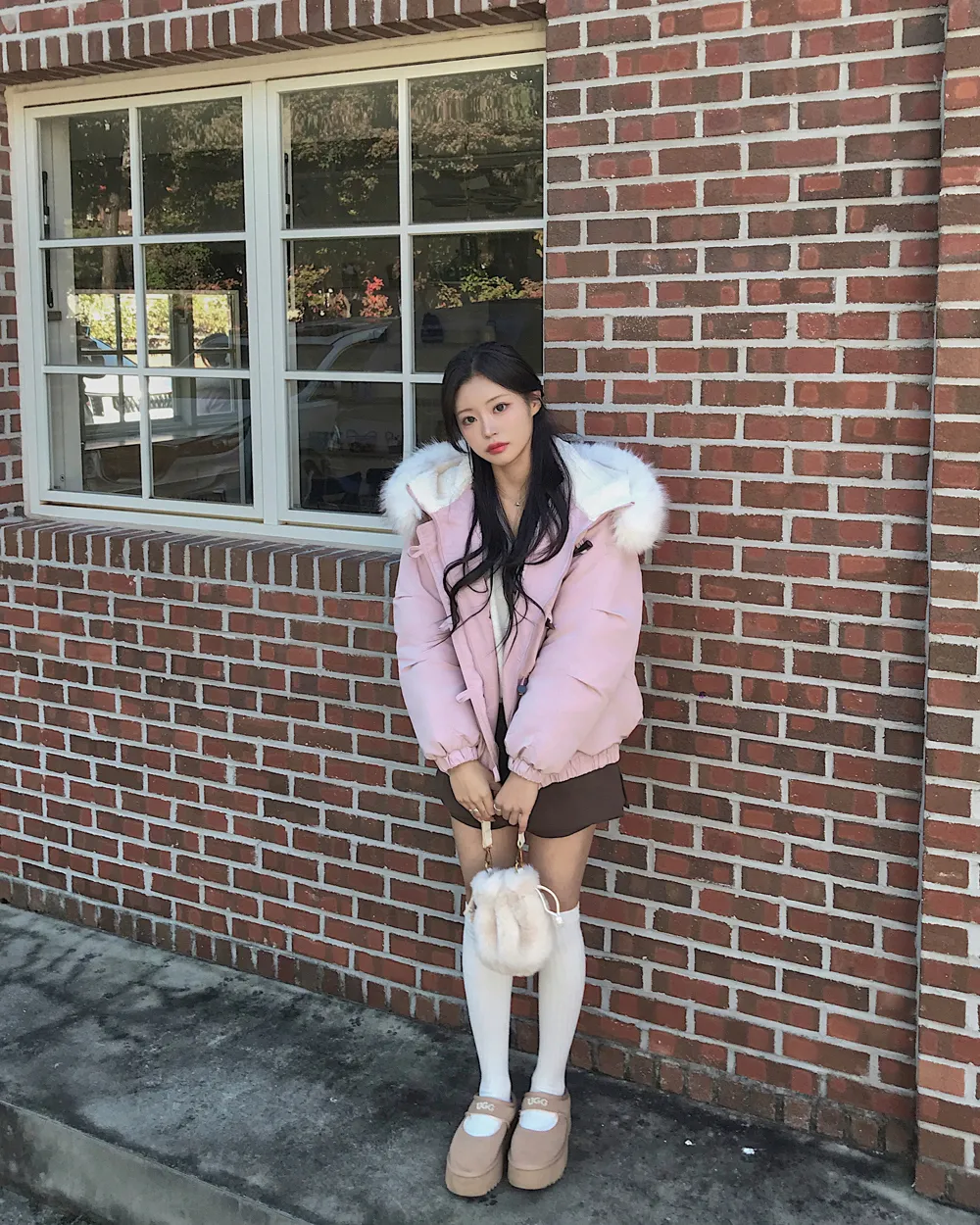 패딩 모델 착용 이미지-S1L98