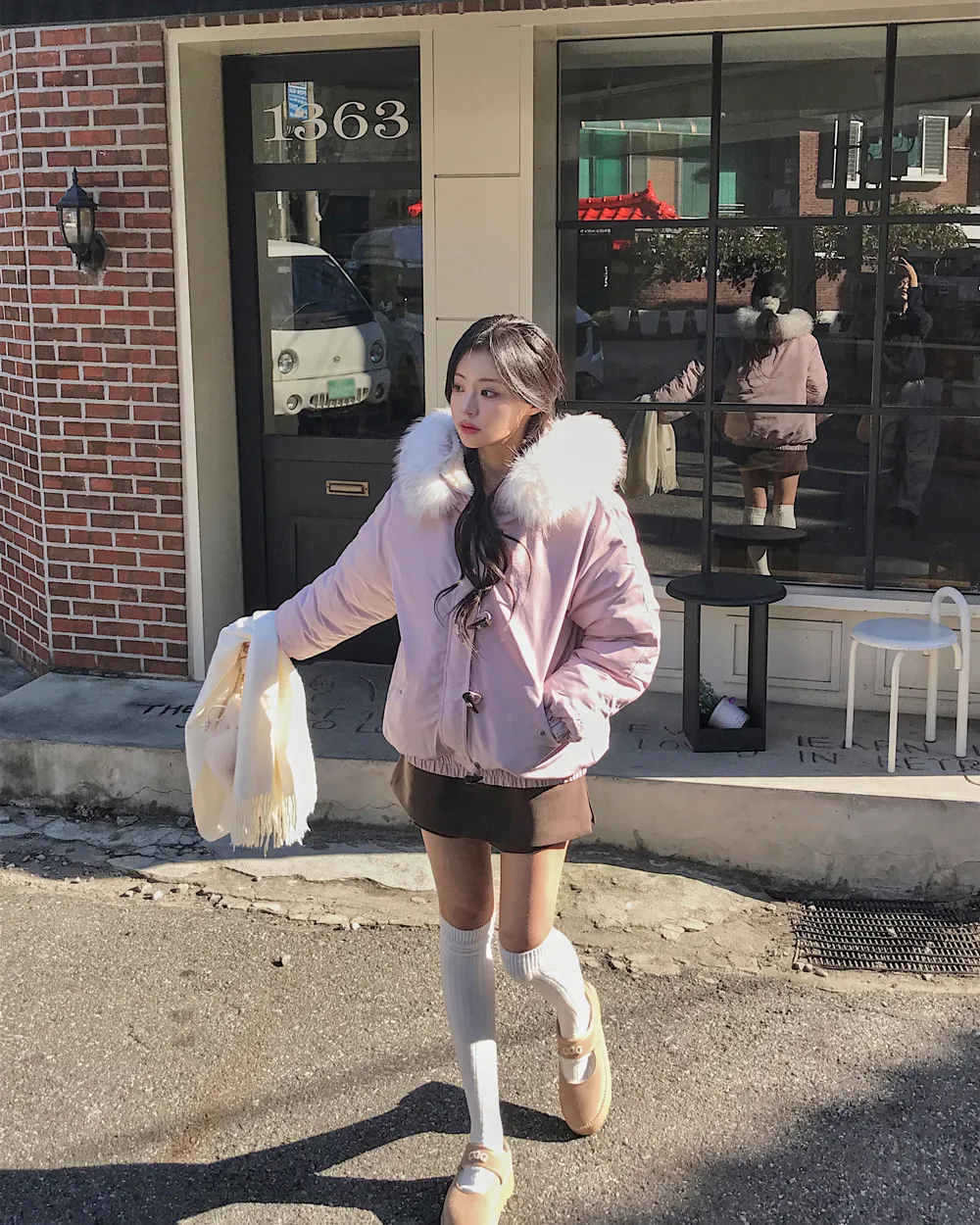 패딩 모델 착용 이미지-S1L120