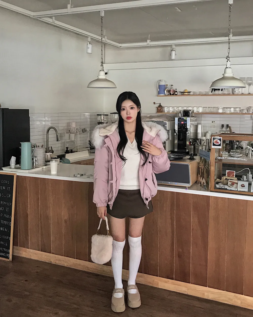 패딩 모델 착용 이미지-S1L106