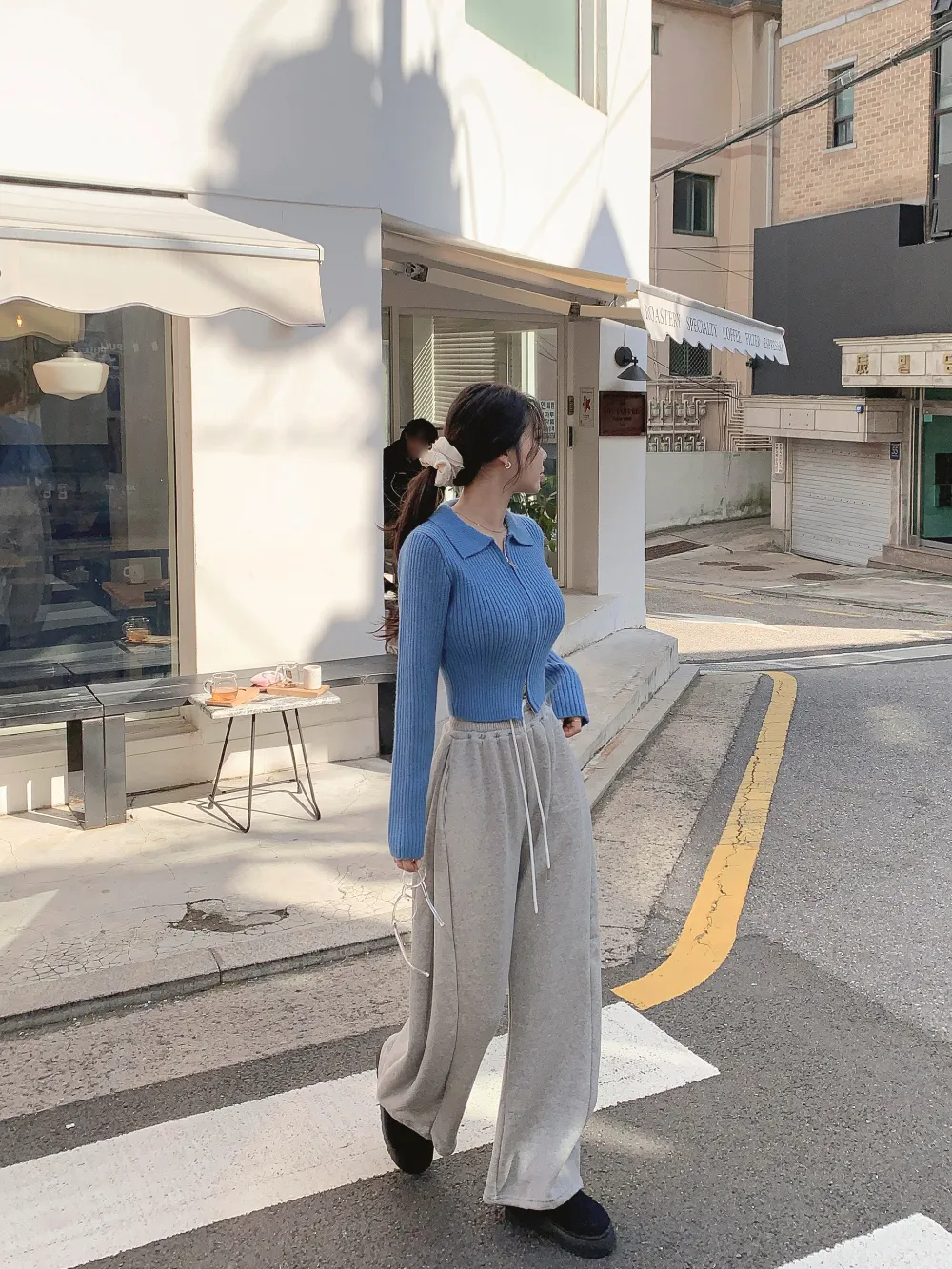 바지 모델 착용 이미지-S2L28