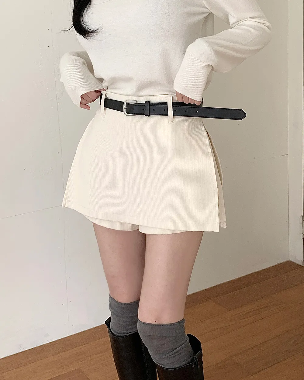 반바지 모델 착용 이미지-S3L3