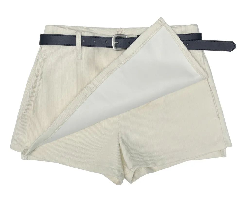 반바지 화이트 색상 이미지-S3L43