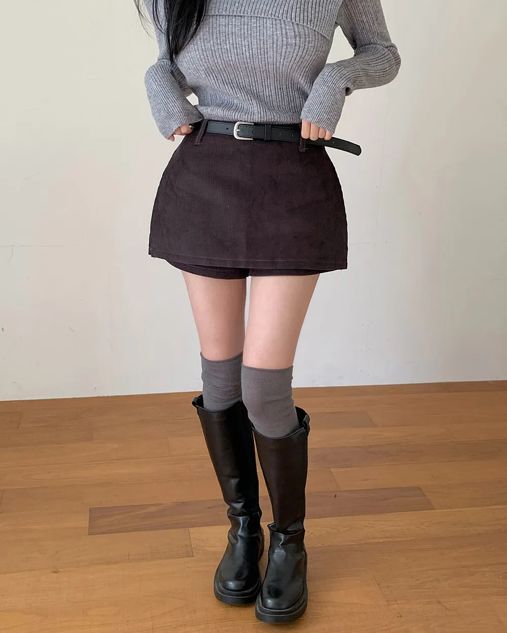 반바지 모델 착용 이미지-S3L29