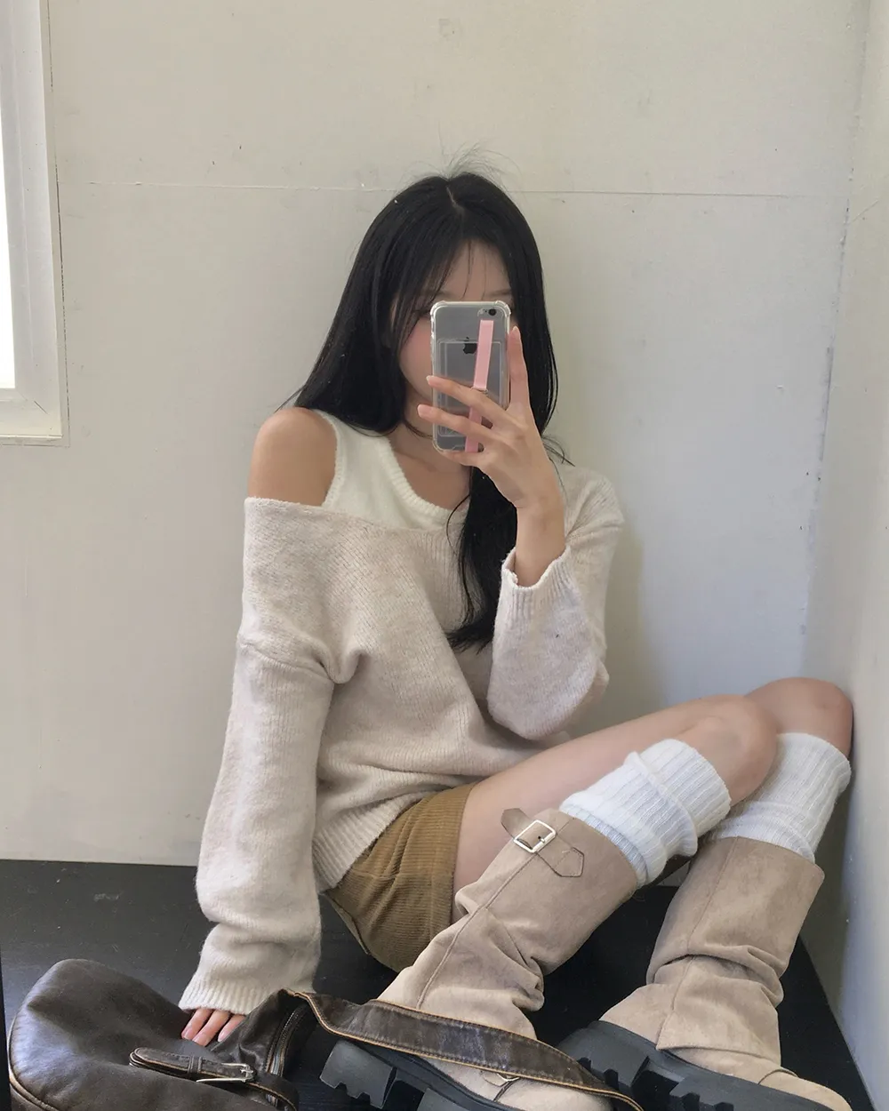 반바지 모델 착용 이미지-S3L22