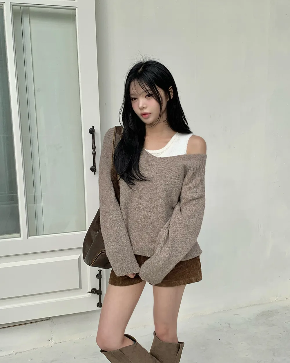 반바지 모델 착용 이미지-S3L14