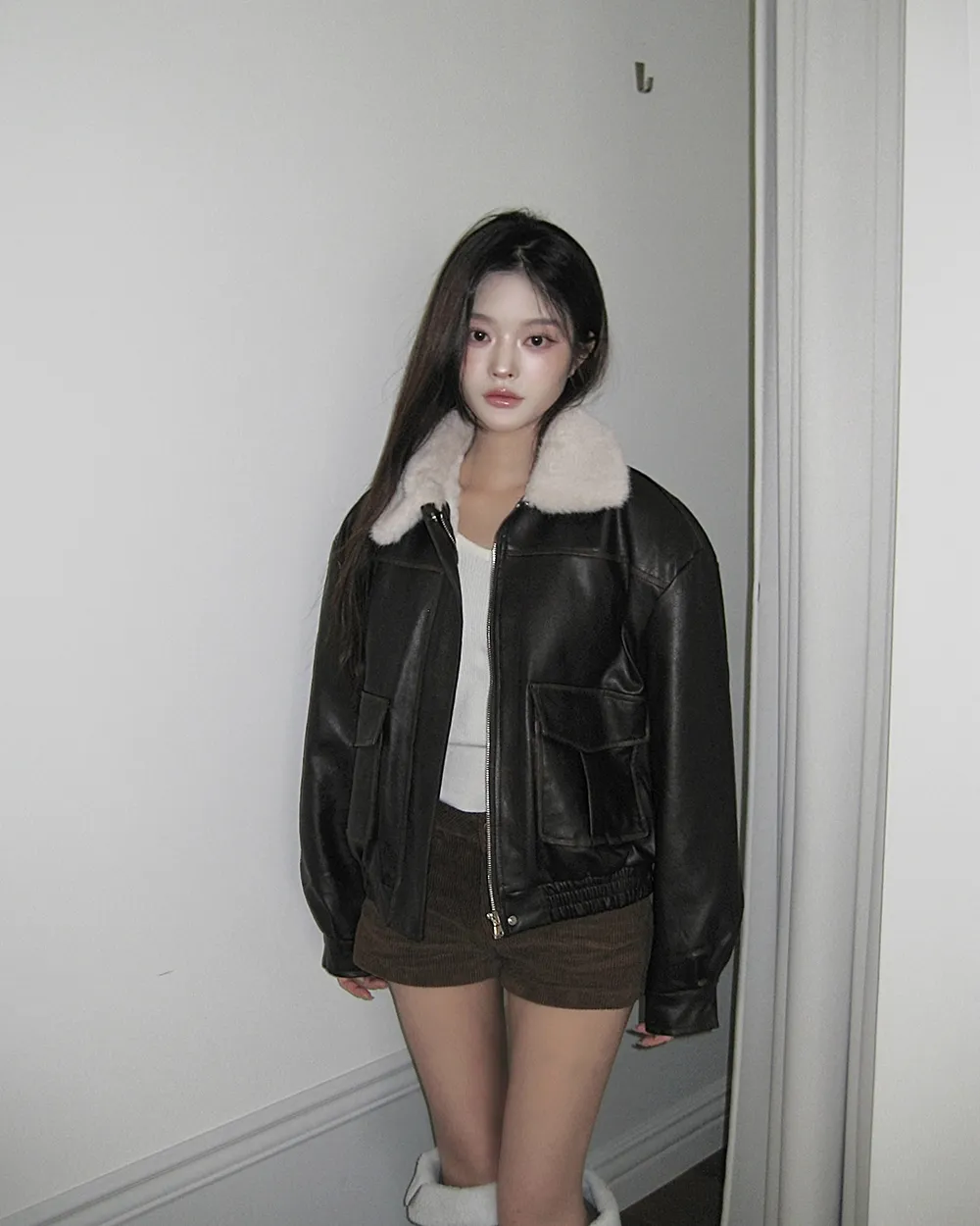 반바지 모델 착용 이미지-S2L32