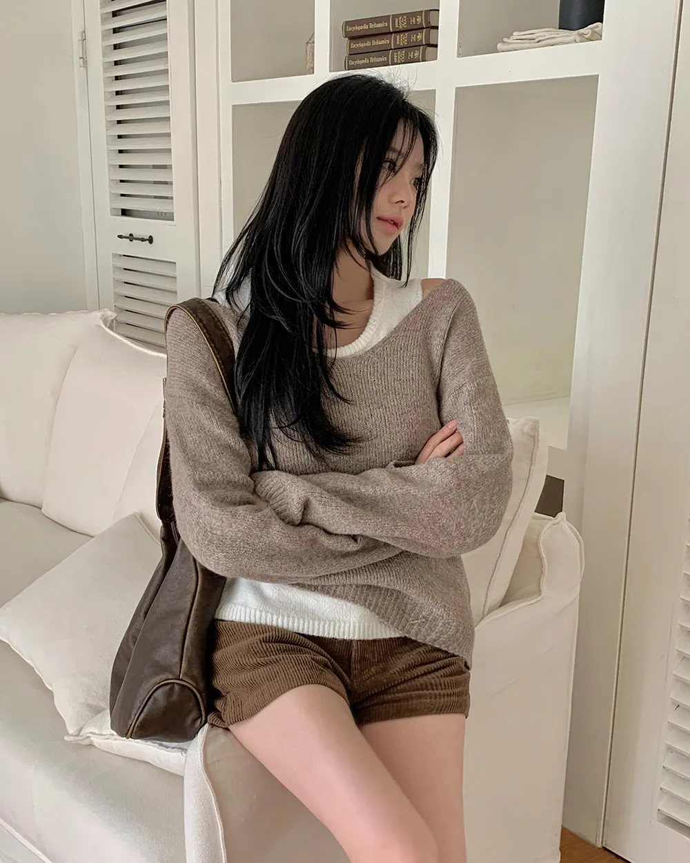 반바지 모델 착용 이미지-S3L15