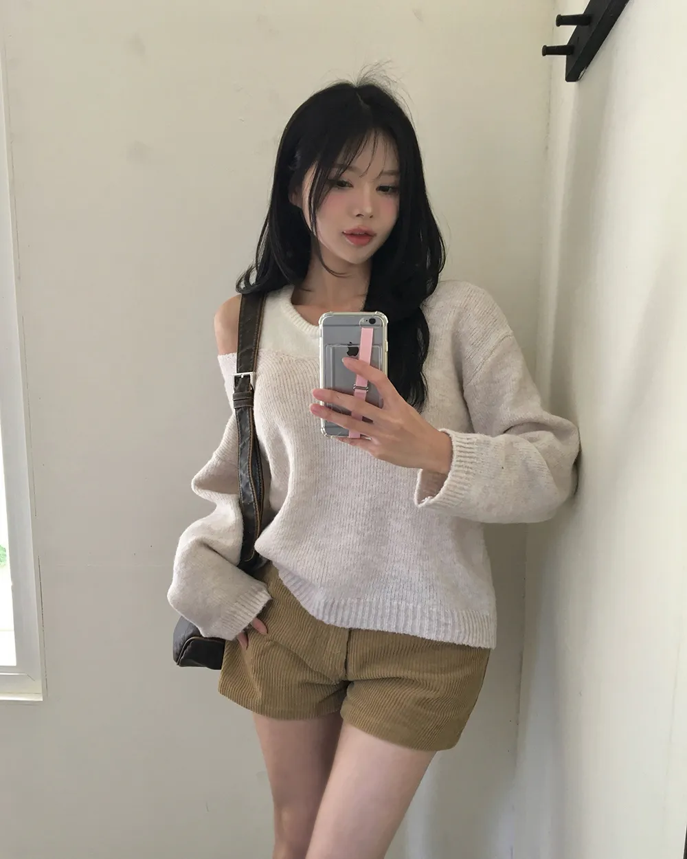 반바지 모델 착용 이미지-S3L21