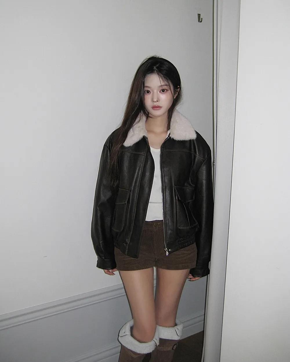 반바지 모델 착용 이미지-S2L33