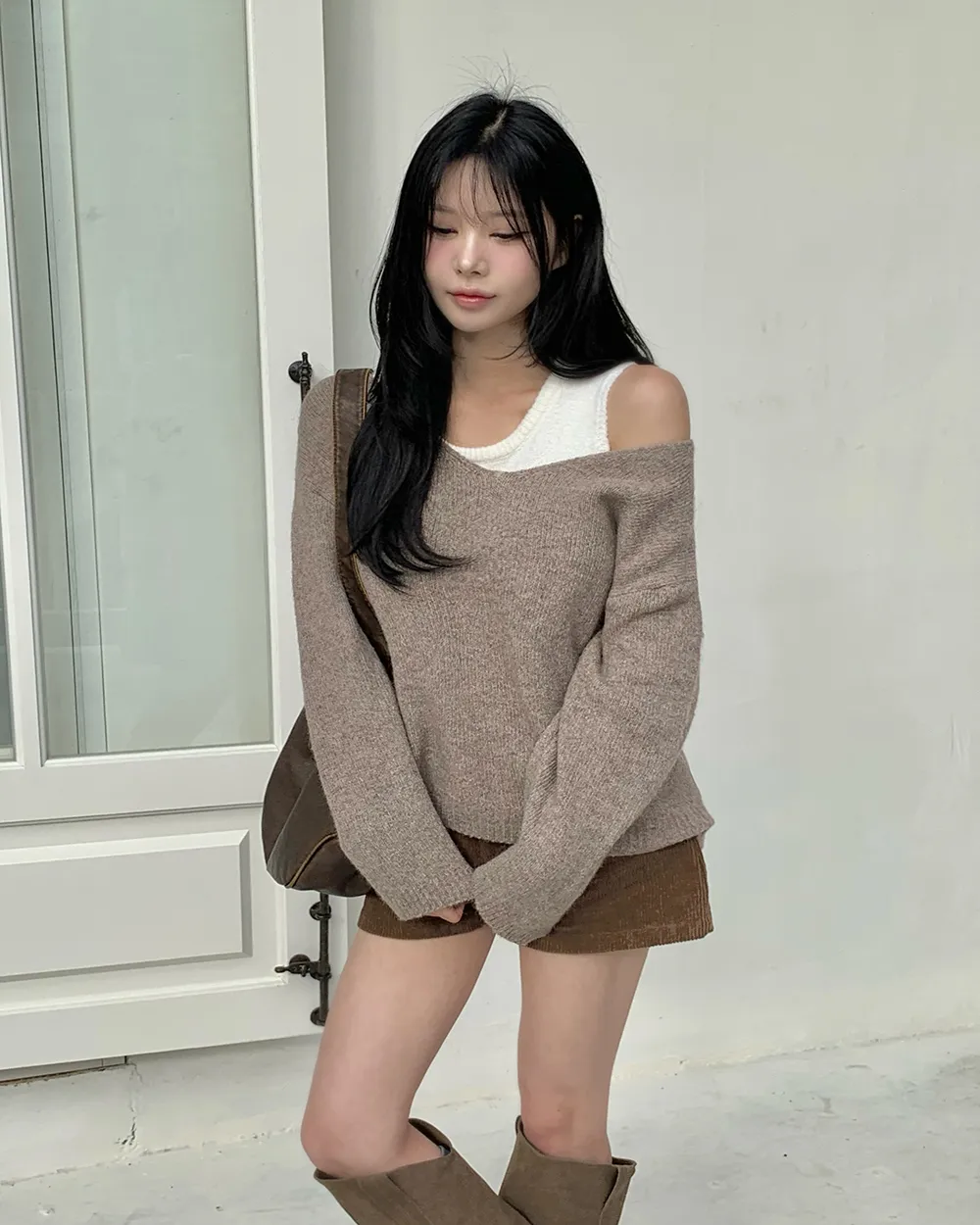 반바지 모델 착용 이미지-S3L13