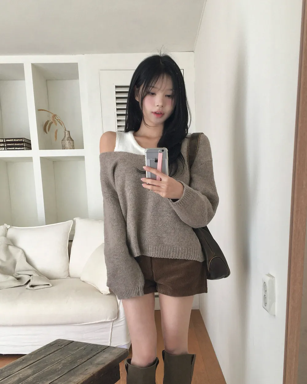 반바지 모델 착용 이미지-S3L18