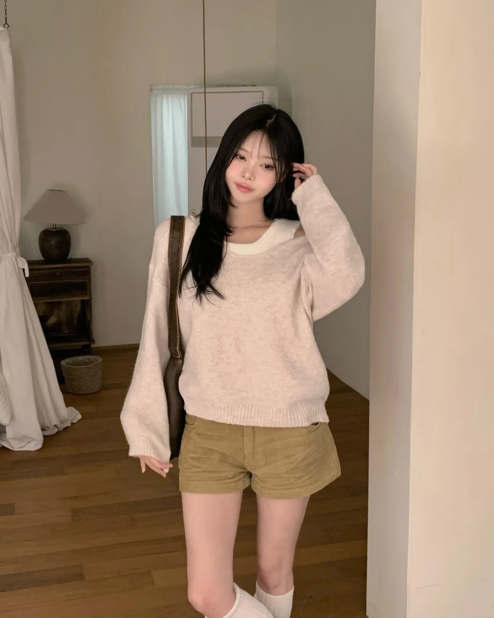 반바지 모델 착용 이미지-S3L19