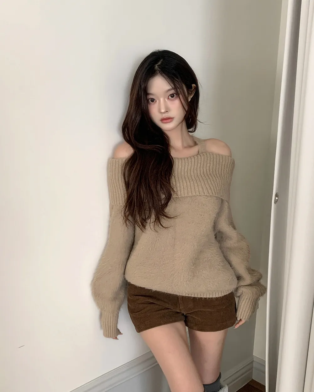 반바지 모델 착용 이미지-S2L10