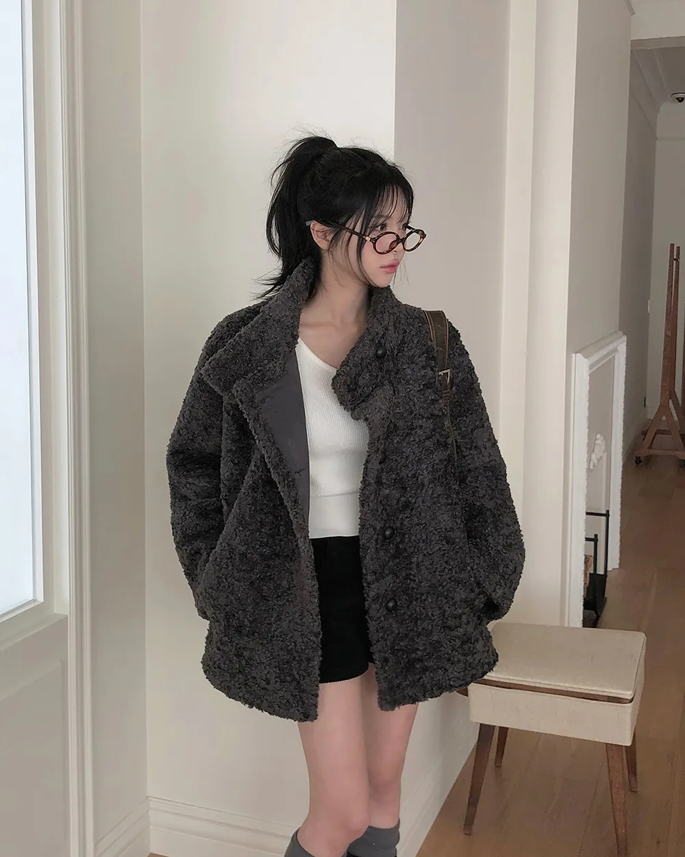 반바지 모델 착용 이미지-S2L35