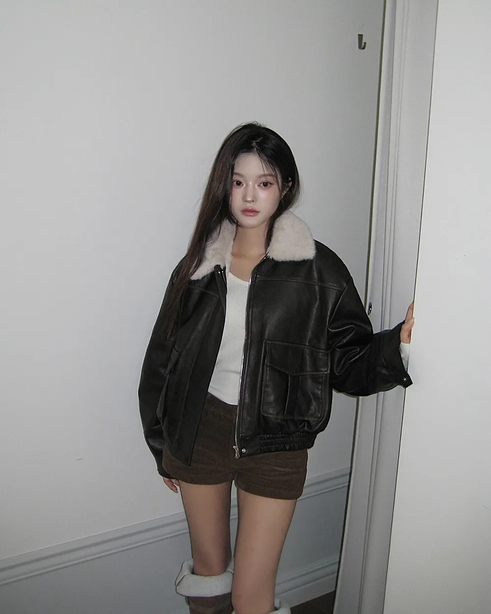 반바지 모델 착용 이미지-S2L34