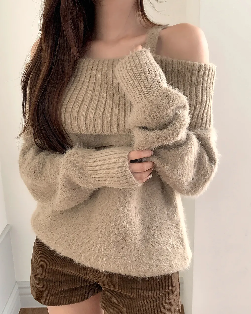 반바지 모델 착용 이미지-S2L11