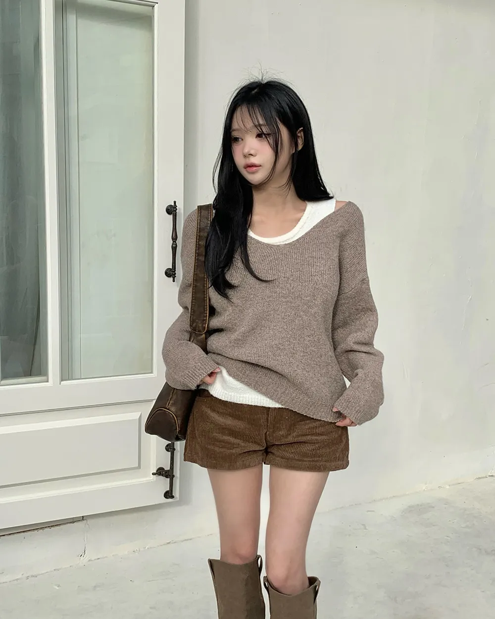 반바지 모델 착용 이미지-S3L12