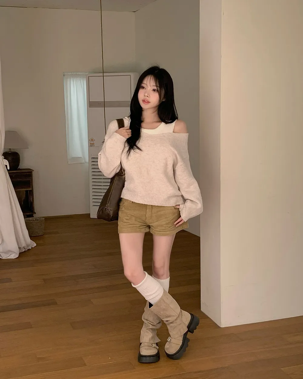 반바지 모델 착용 이미지-S3L20