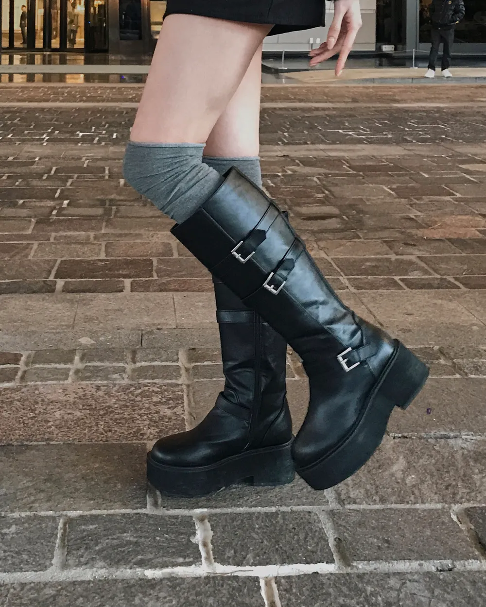 신발 모델 착용 이미지-S1L47