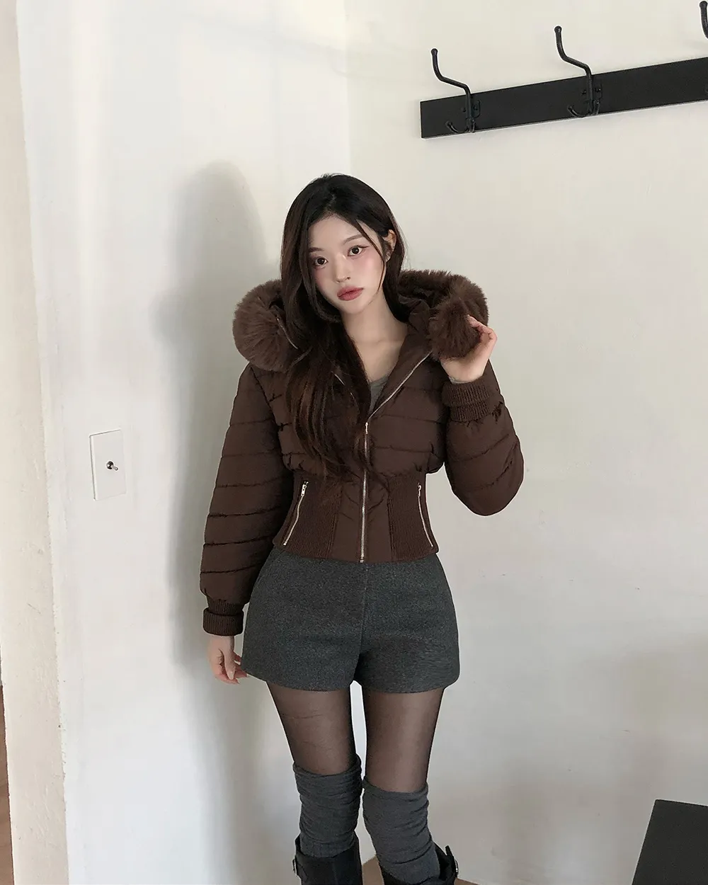 반바지 모델 착용 이미지-S2L13