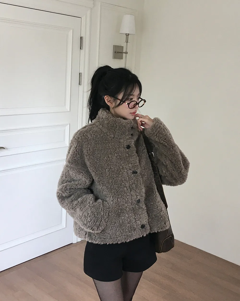 반바지 모델 착용 이미지-S2L49