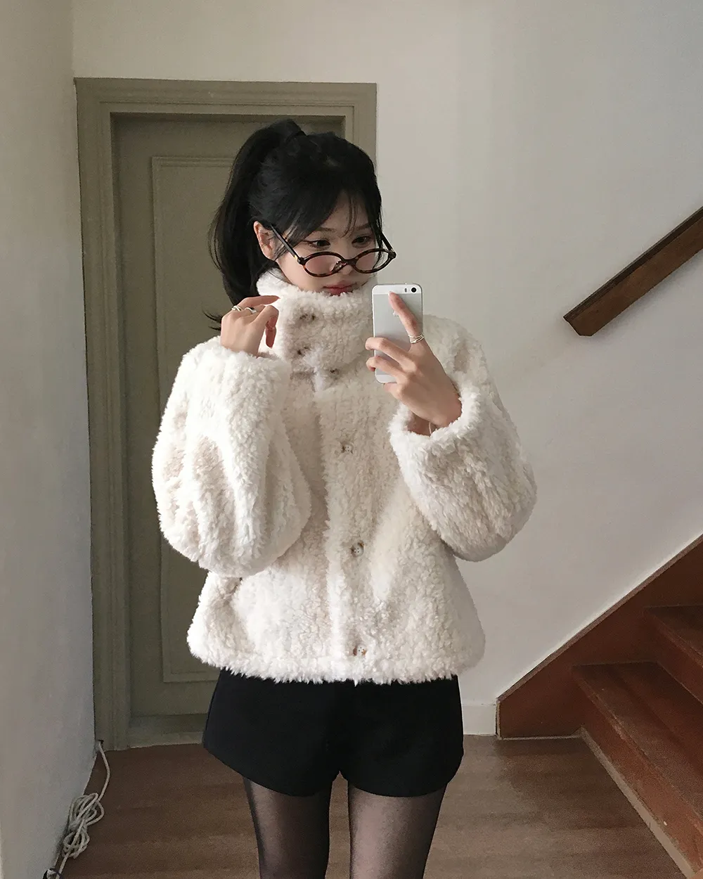 반바지 모델 착용 이미지-S2L58